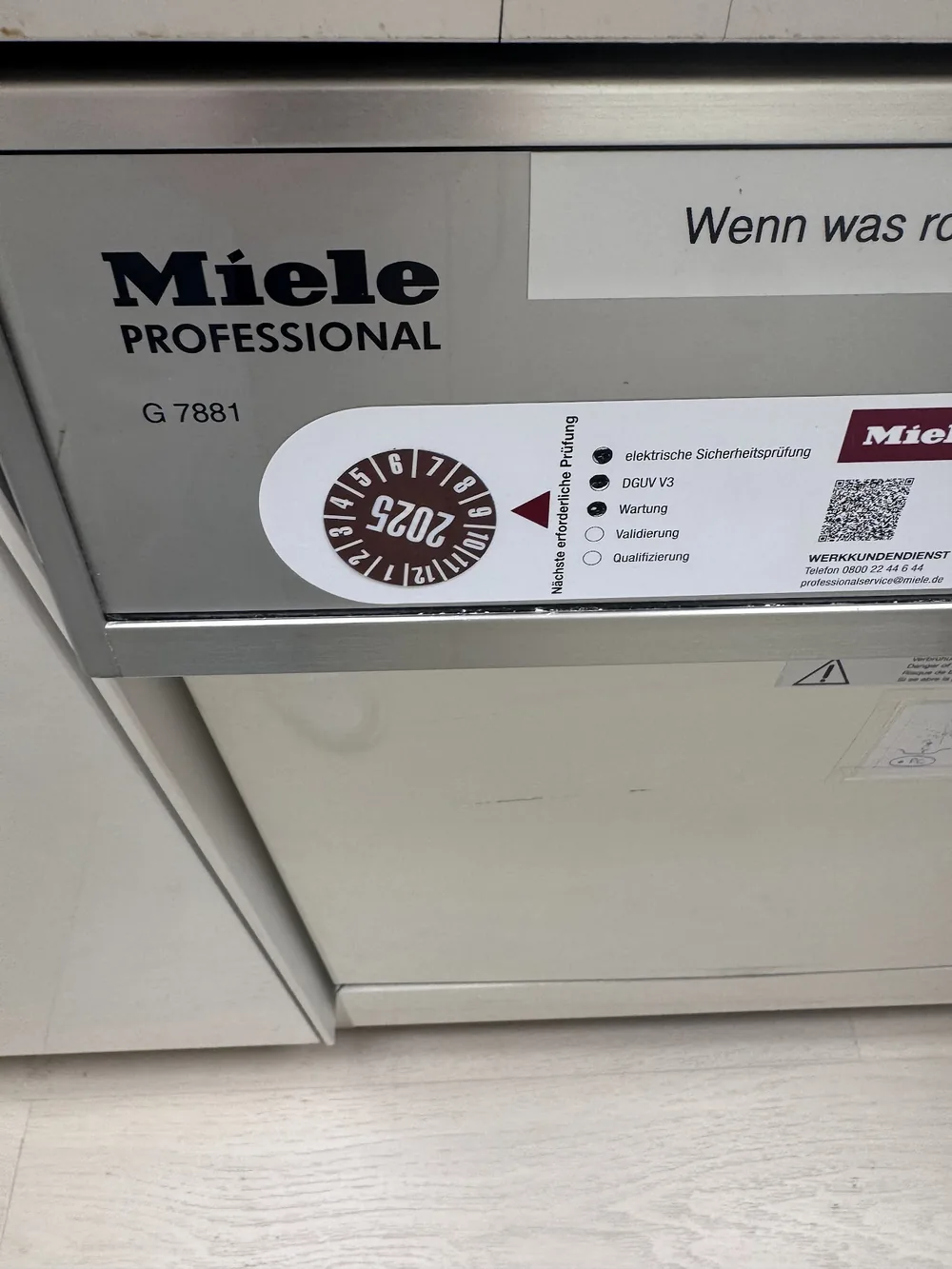 Miele Professional Thermodesinfektor in einer Zahnarztpraxis