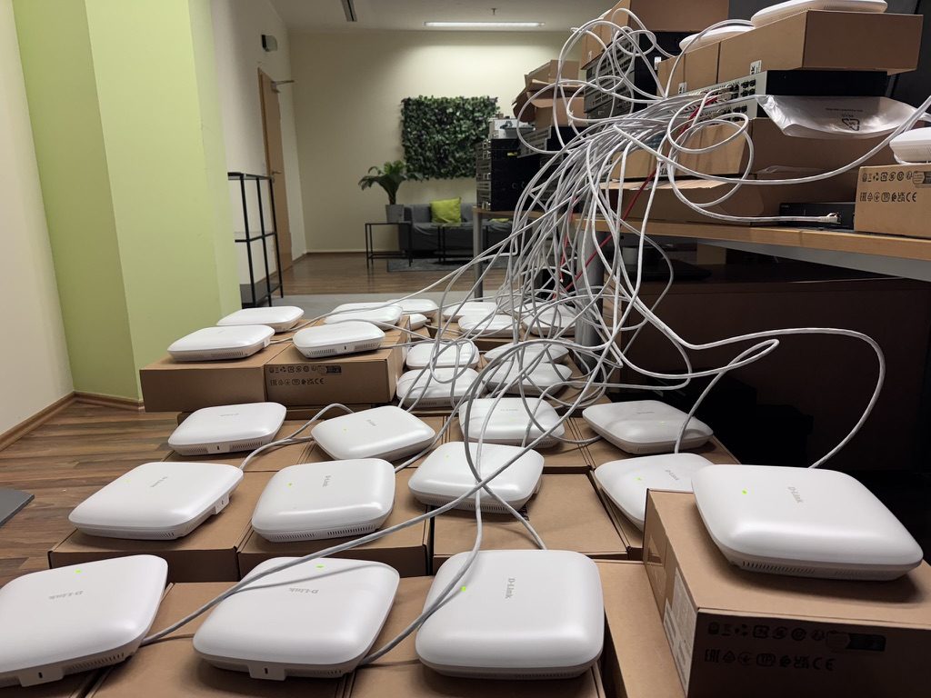 Dutzende vorkonfigurierte Access Points